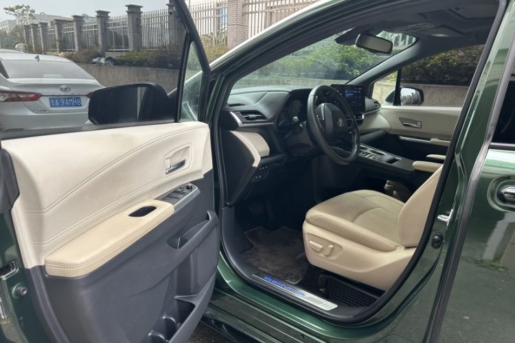 Used Toyota SIENNA 2021 2.5L Hybrid Ultimate Edition Left Front Seat
