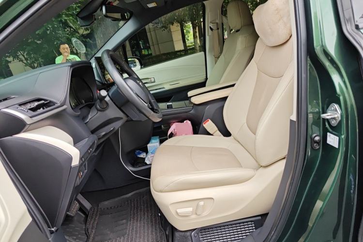 Used Toyota SIENNA 2021 2.5L Hybrid Ultimate Edition Left Front Seat