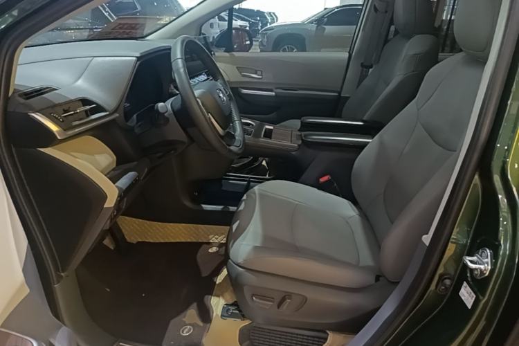 Used Toyota SIENNA 2021 2.5L Hybrid Luxury Edition Left Front Seat
