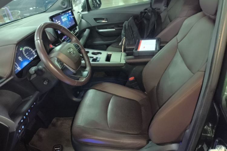 Used Toyota SIENNA 2021 2.5L Hybrid Platinum Edition Left Front Seat