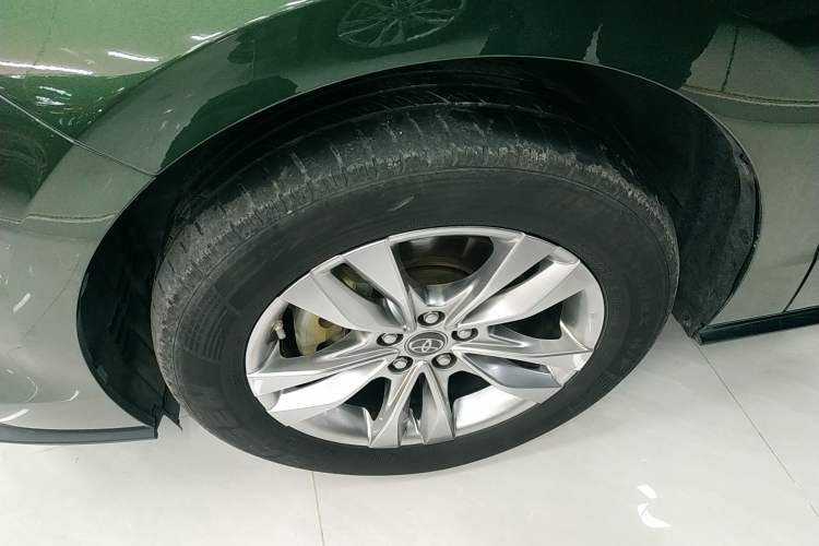 Used Toyota SIENNA 2021 2.5L Hybrid Ultimate Edition Left Front Wheel Hub