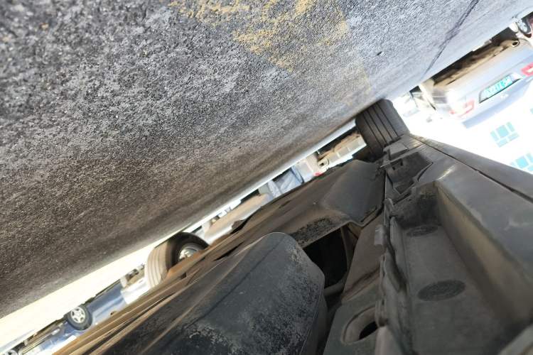 Used Toyota SIENNA 2021 2.5L Hybrid Platinum Edition Left Side Sill