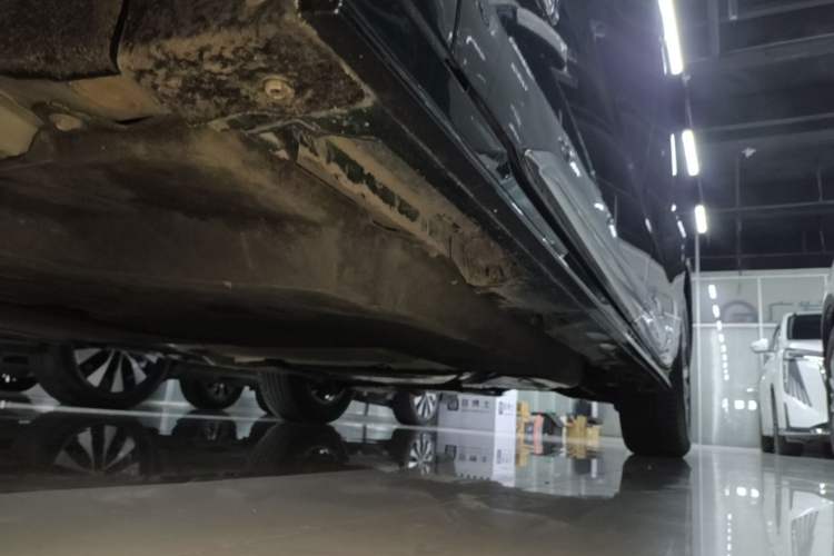 Used Toyota SIENNA 2021 2.5L Hybrid Platinum Edition Left Side Sill