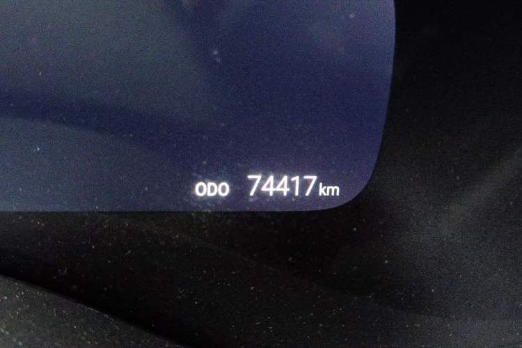 Used Toyota SIENNA 2021 2.5L Hybrid Ultimate Edition Odometer Close Up