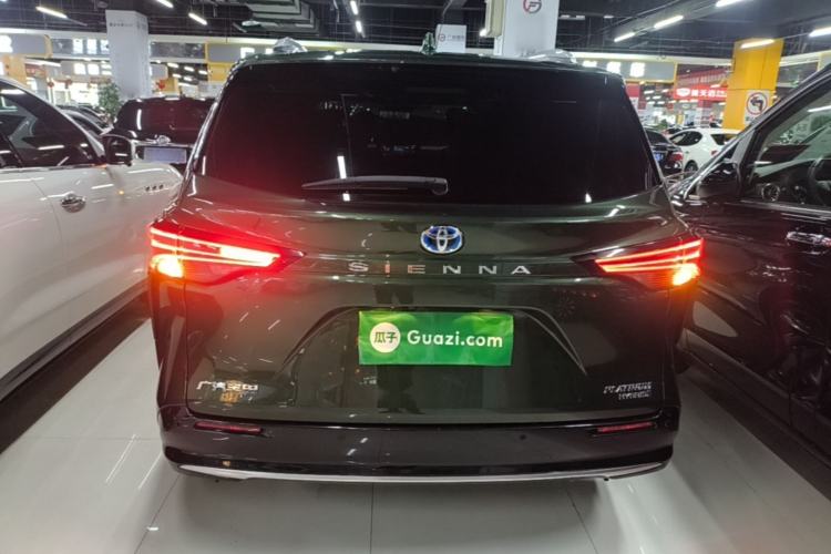 Used Toyota SIENNA 2021 2.5L Hybrid Platinum Edition Rear