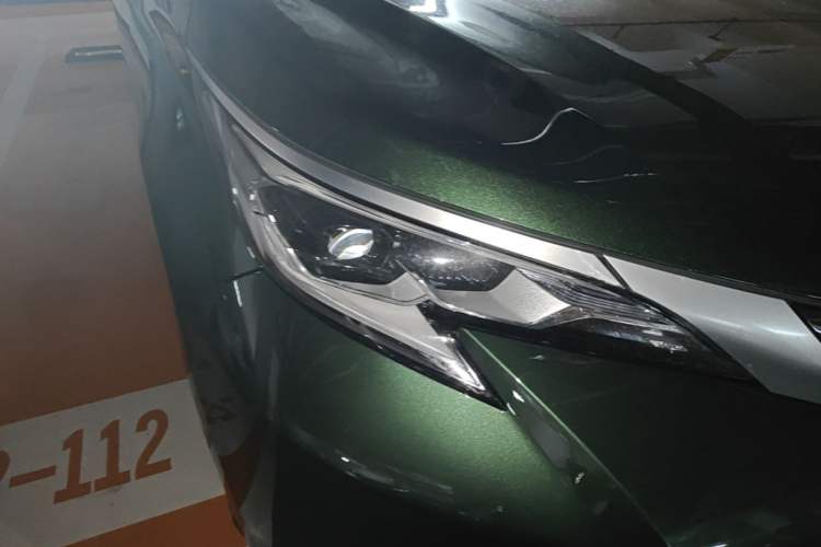 Used Toyota SIENNA 2021 2.5L Hybrid Luxury Edition Right Front Headlight