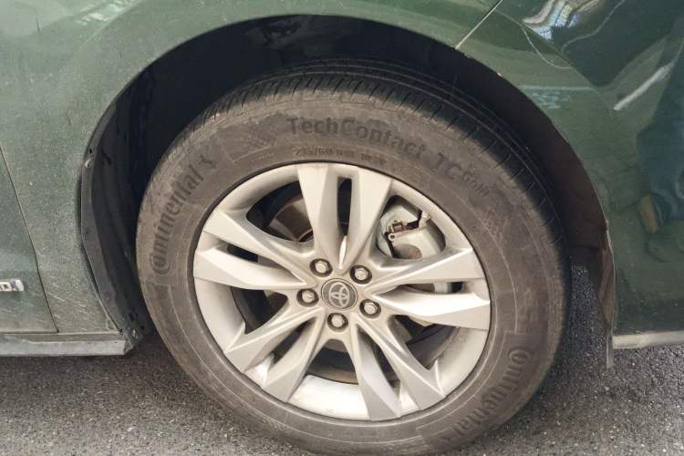 Used Toyota SIENNA 2021 2.5L Hybrid Ultimate Edition Right Front Wheel Hub