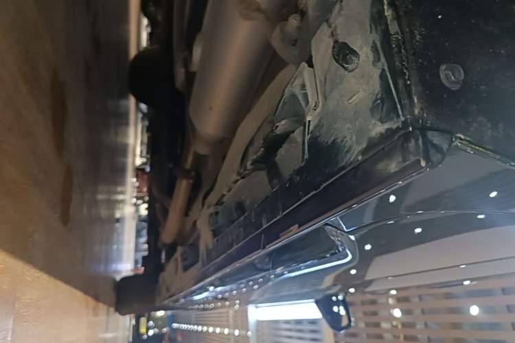 Used Toyota SIENNA 2021 2.5L Hybrid Luxury Edition Right Side Sill