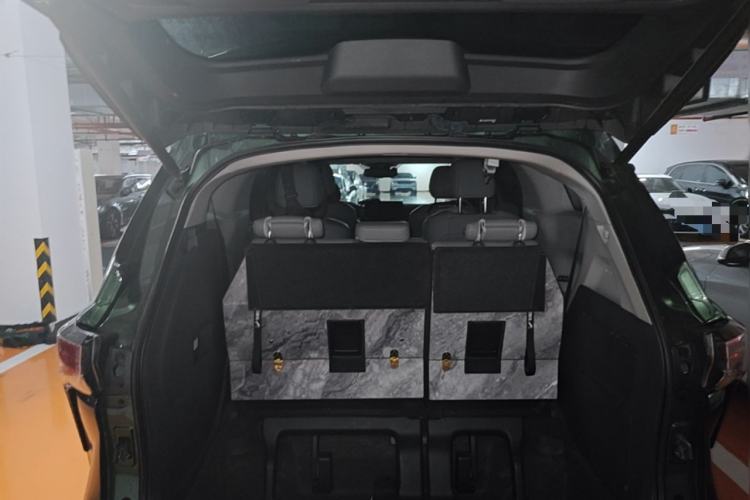 Used Toyota SIENNA 2021 2.5L Hybrid Luxury Edition Trunk