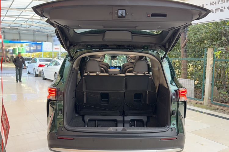 Used Toyota SIENNA 2021 2.5L Hybrid Comfort Edition Trunk
