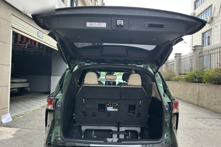 Used Toyota SIENNA 2021 2.5L Hybrid Ultimate Edition Trunk