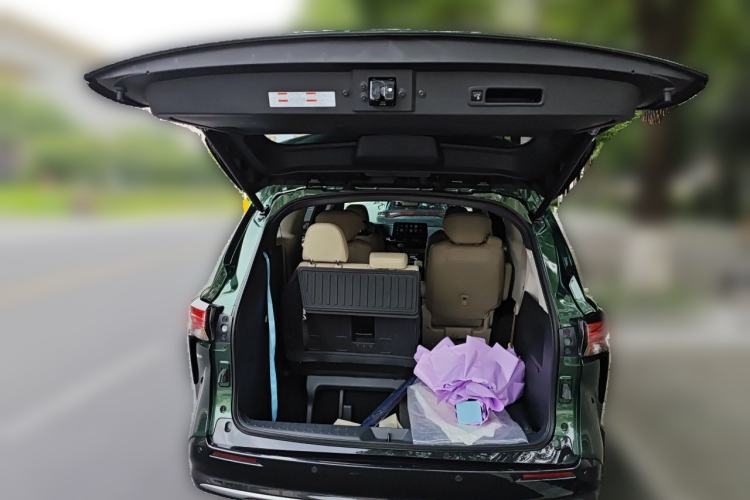 Used Toyota SIENNA 2021 2.5L Hybrid Ultimate Edition Trunk