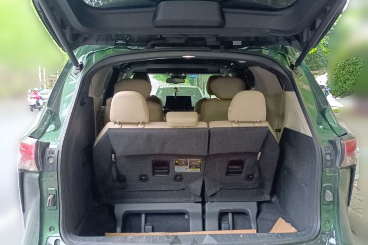 Used Toyota SIENNA 2021 2.5L Hybrid Ultimate Edition Trunk