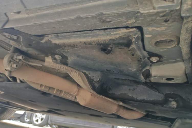 Used Toyota SIENNA 2021 2.5L Hybrid Platinum Edition Chassis Front Right