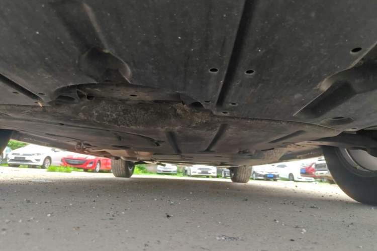 Used Toyota SIENNA 2021 2.5L Hybrid Platinum Edition Chassis Front