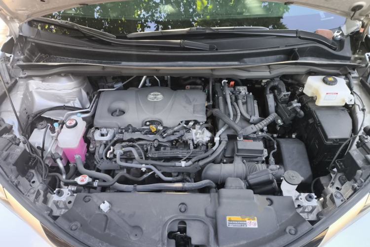 Used Toyota SIENNA 2021 2.5L Hybrid Premium Edition Engine Bay