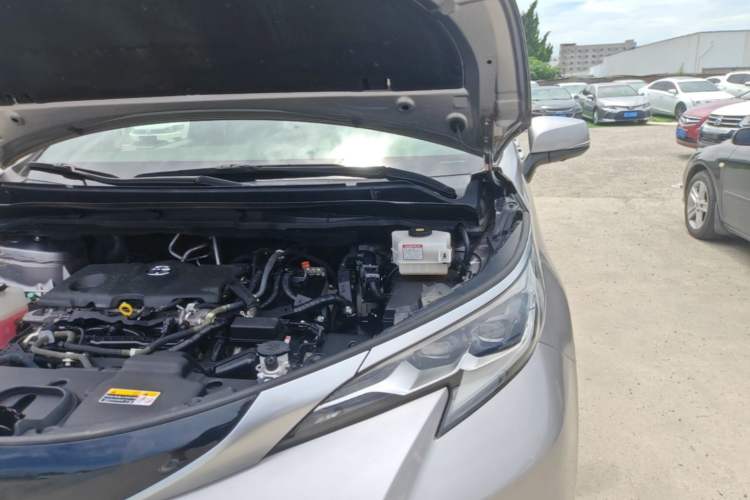 Used Toyota SIENNA 2021 2.5L Hybrid Platinum Edition Engine Bay Left
