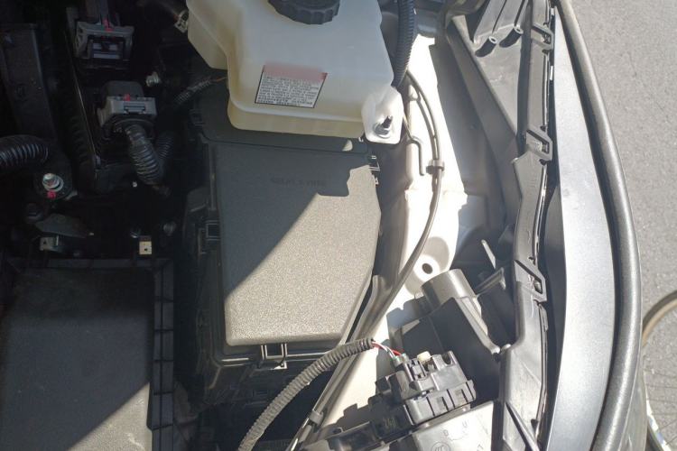 Used Toyota SIENNA 2021 2.5L Hybrid Ultimate Edition Engine Bay Left