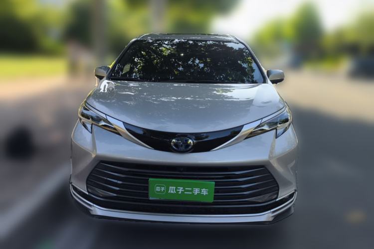 Used Toyota SIENNA 2021 2.5L Hybrid Premium Edition Front