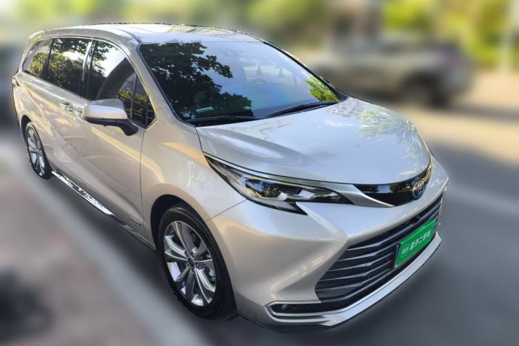 Used Toyota SIENNA 2021 2.5L Hybrid Premium Edition Front Right 45 Deg