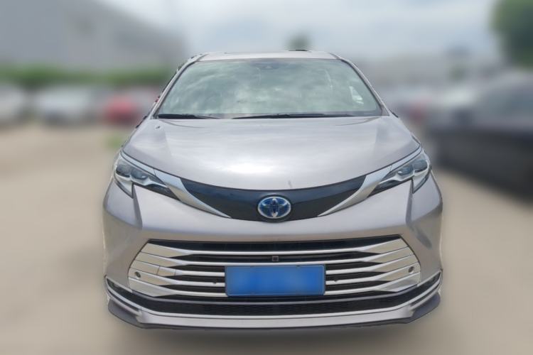 Used Toyota SIENNA 2021 2.5L Hybrid Platinum Edition Front