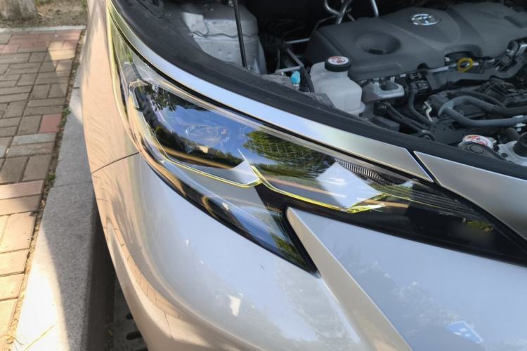 Used Toyota SIENNA 2021 2.5L Hybrid Premium Edition Right Front Headlight