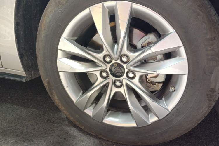 Used Toyota SIENNA 2021 2.5L Hybrid Ultimate Edition Right Front Wheel Hub