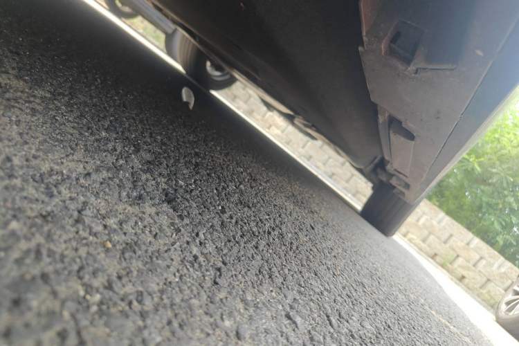 Used Toyota SIENNA  Chassis Front Left