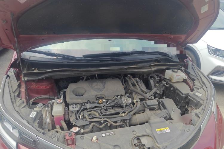 Used Toyota SIENNA  Engine Bay