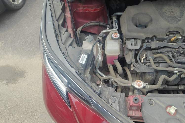 Used Toyota SIENNA  Engine Bay Right
