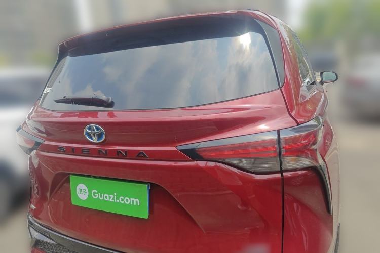 Used Toyota SIENNA  Rear