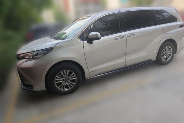 Used Toyota SIENNA 2021 2.5L Hybrid Premium Edition