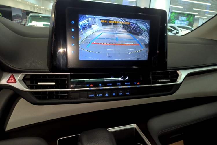 Used Toyota SIENNA 2021 2.5L Hybrid Comfort Edition Audio And AC Panel