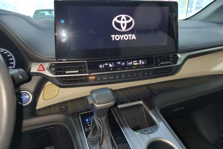 Used Toyota SIENNA 2021 2.5L Hybrid Ultimate Edition Audio And AC Panel