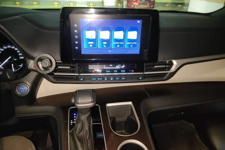 Used Toyota SIENNA 2021 2.5L Hybrid Luxury Edition Audio And AC Panel