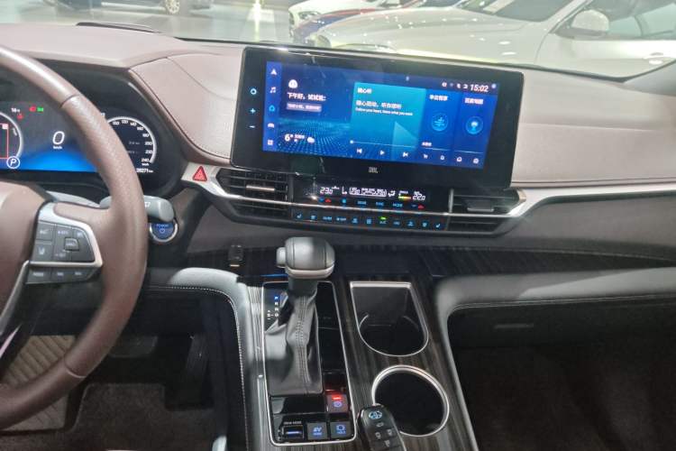 Used Toyota SIENNA 2021 2.5L Hybrid Platinum Edition Audio And AC Panel