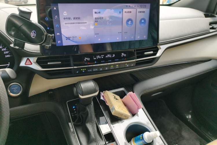 Used Toyota SIENNA 2021 2.5L Hybrid Premium Edition Audio And AC Panel