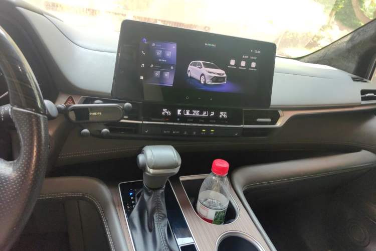 Used Toyota SIENNA 2021 2.5L Hybrid Luxury Edition Audio And AC Panel
