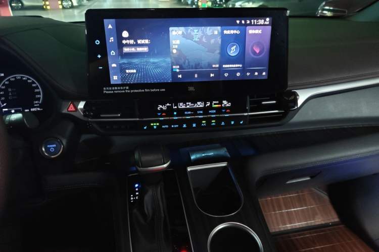 Used Toyota SIENNA 2021 2.5L Hybrid Platinum Edition Audio And AC Panel