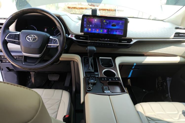 Used Toyota SIENNA 2021 2.5L Hybrid Comfort Edition Center Console