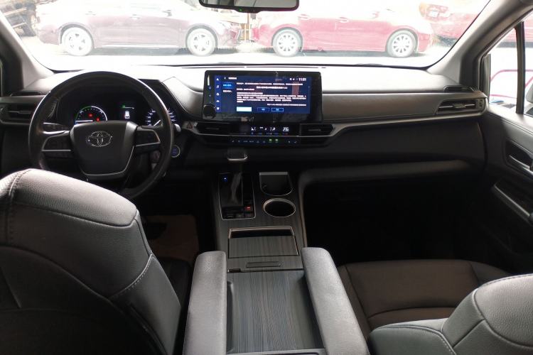 Used Toyota SIENNA 2021 2.5L Hybrid Premium Edition Center Console