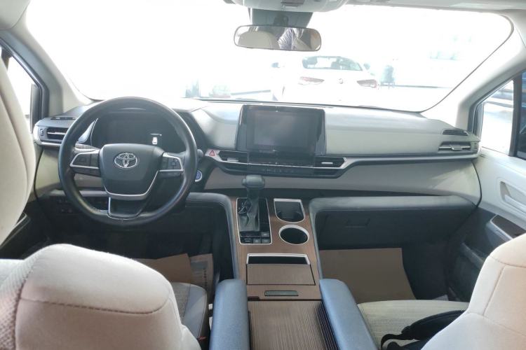 Used Toyota SIENNA 2021 2.5L Hybrid Comfort Edition Center Console