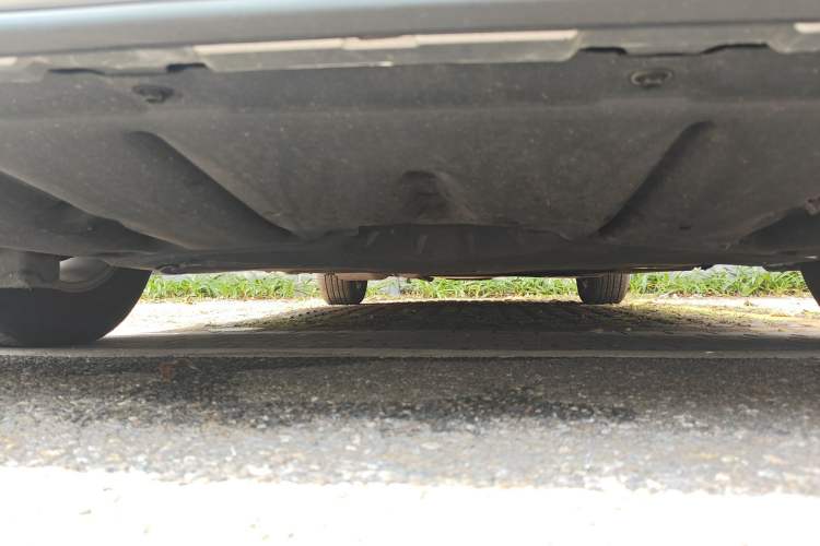 Used Toyota SIENNA 2021 2.5L Four-Wheel Drive XLE 7-Seater Canadian Version Chassis Front