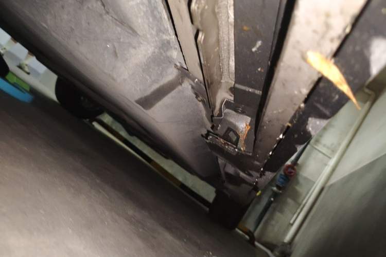 Used Toyota SIENNA 2021 2.5L Hybrid Platinum Edition Chassis Front Left