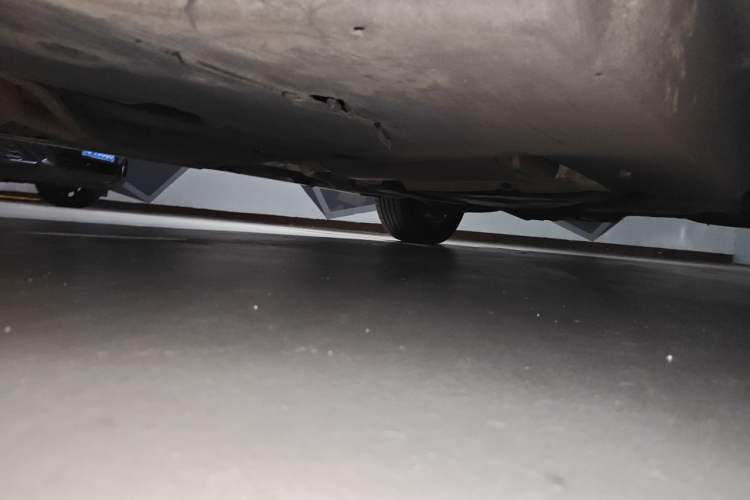 Used Toyota SIENNA 2021 2.5L Hybrid Platinum Edition Chassis Front Left