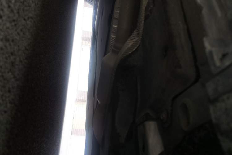 Used Toyota SIENNA 2021 2.5L Hybrid Platinum Edition Chassis Front Right