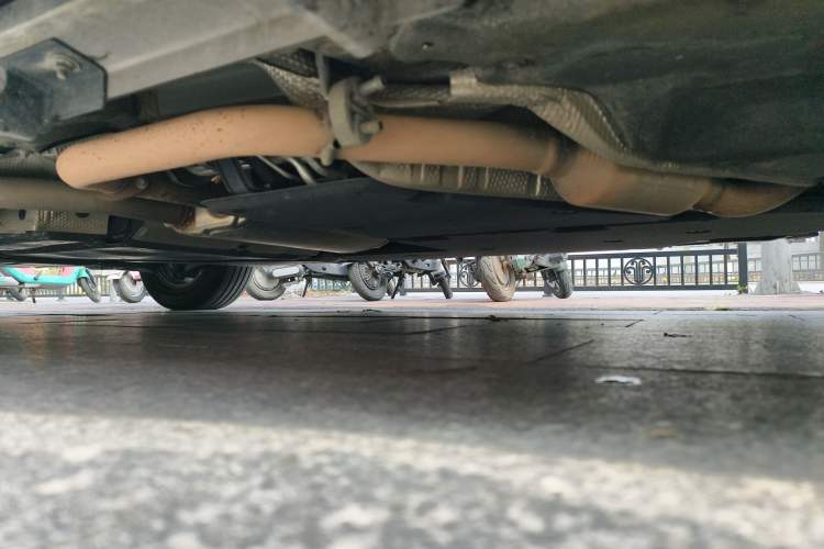 Used Toyota SIENNA 2021 2.5L Hybrid Premium Edition Chassis Front Right