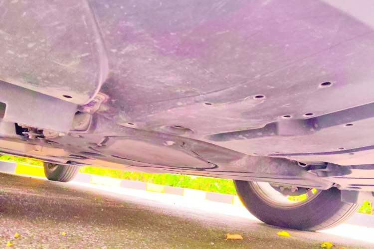 Used Toyota SIENNA 2021 2.5L Hybrid Platinum Edition Chassis Front Right