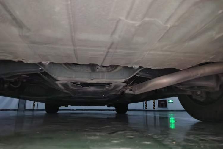 Used Toyota SIENNA 2021 2.5L Hybrid Premium Edition Chassis Rear