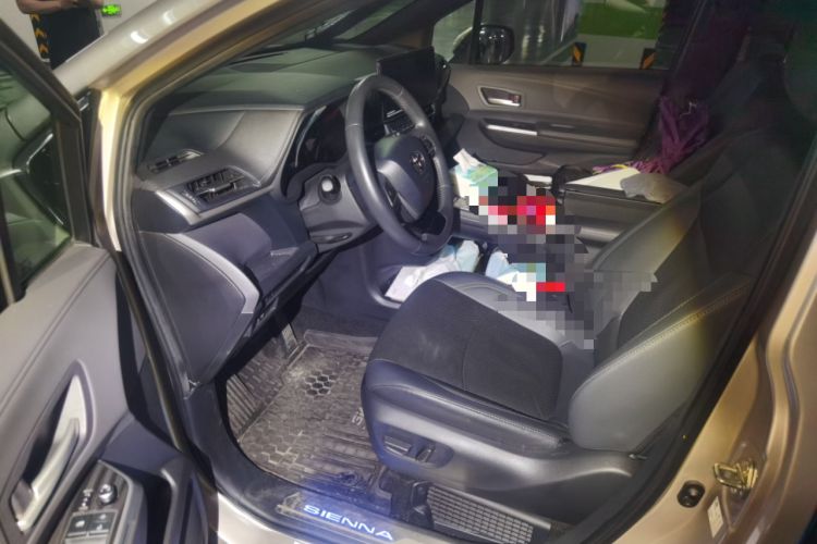 Used Toyota SIENNA 2021 2.5L Hybrid Premium Edition Driver Seat